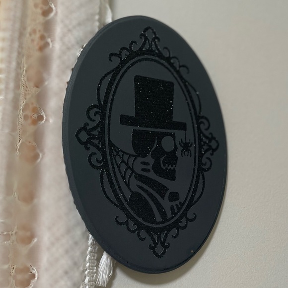 Handmade Wood Skull Decor (set of 4) - Picture 10 of 12